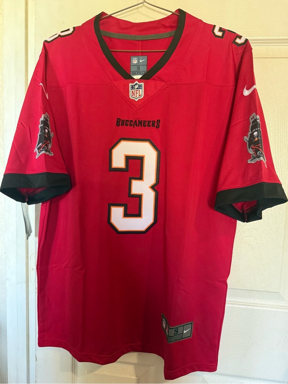 Nike Men’s Tampa Bay Buccaneers Red #3 Football Jersey